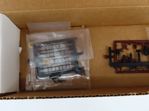 HO Sunshine Resin Kit #25.49 Undecorated PFE Pacific Fruit Exp R-30/40-19 Reefer - Picture 6 of 9