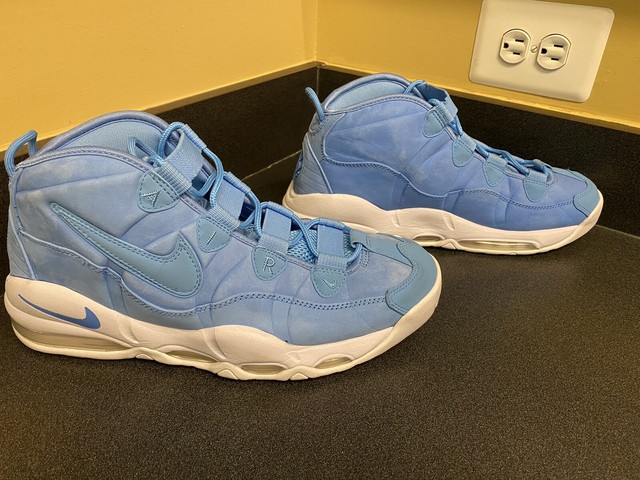 nike air more uptempo unc