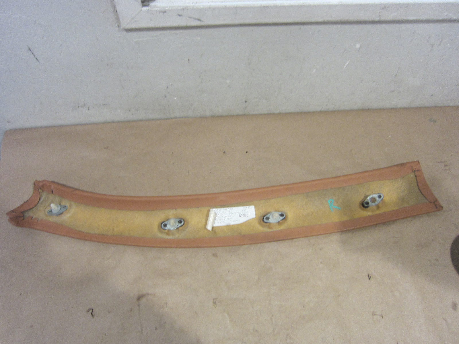 Maserati 4200 Coupe - RH Lateral Side Rail Cover Trim /TAN - P/N  981210402