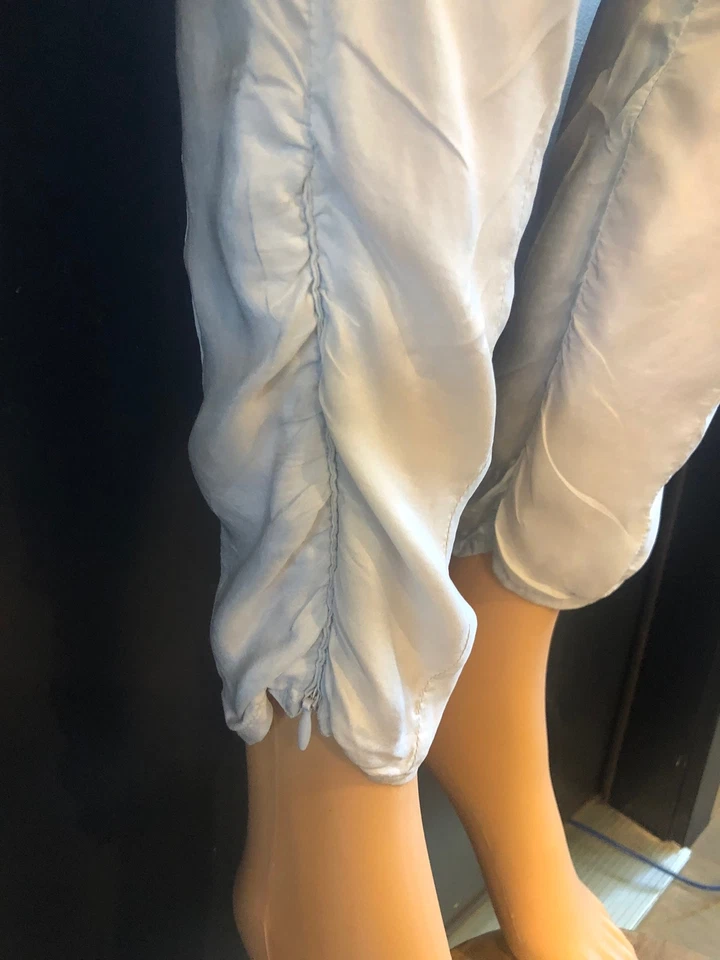 Calça EMPORIO ARMANI feminina de seda azul pálido tamanho 6 - Imagem 4 de 4