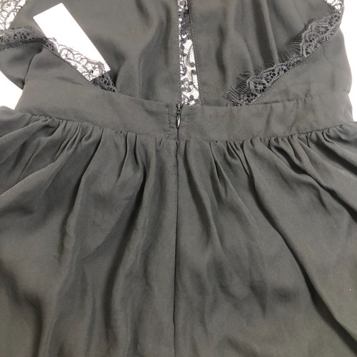 NEW Lioness Romper Women’s Large L Black Sleeveless Halter Neck Lace Going Out - Picture 7 of 18