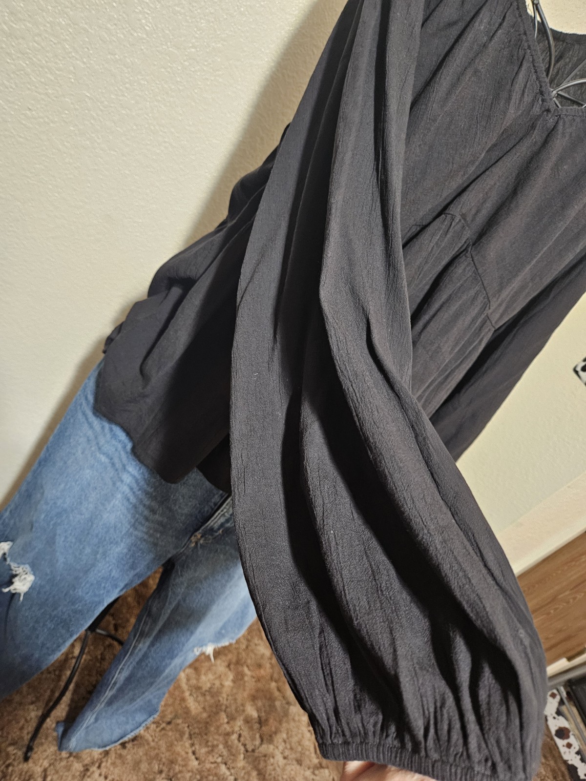 Old Navy Black Solid V-Neck Pullover Long Sleeve … - image 3