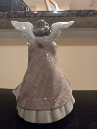 Lladro 1991 Retired Glossy Figurine “Pink Singing Angel” #5831 Tree Topper - Picture 3 of 5