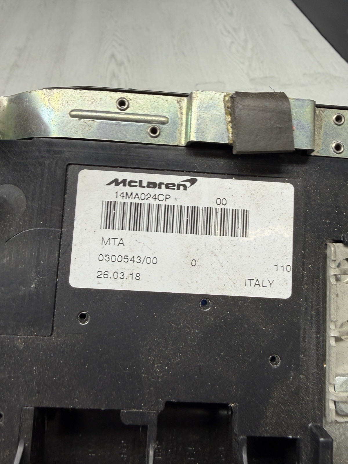 2018-2023 MCLAREN 720S FUSE RELAY JUNTION BATTERY BLOCK BOX UNIT 14MA024CP OEM