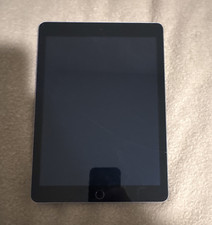 Apple iPad 9.7" 32GB Wi Fi Silver iOS Retina 2048x1536 A9 Touch ID