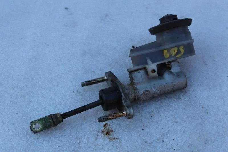 Toyota Celica 1991 embrague cilindro maestro con depósito Foto 2 de 4