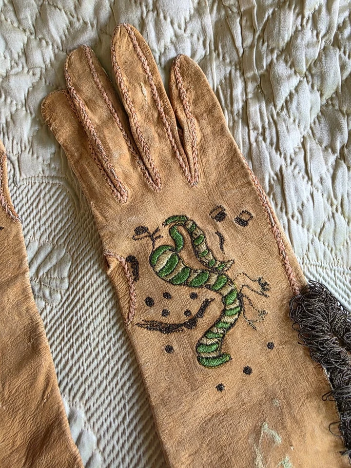 EARLY 18TH C HAND EMBROIDERED LEATHER GLOVES W METALLIC LOOP FRINGE EDGING - Image 2 of 4