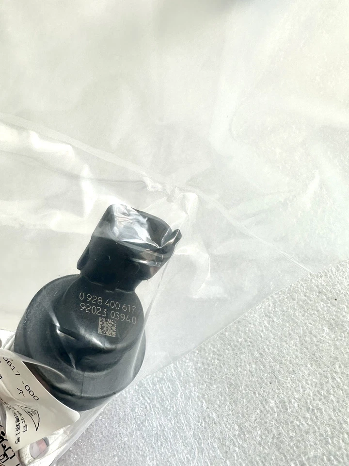 Fuel Regulator Solenoid Control Valve For Cummins 0928400617 4903282 4902916 - Image 2 of 4