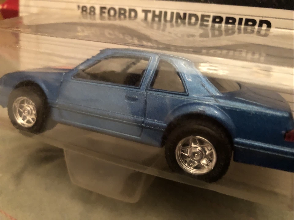 Ford Thunderbird 2951 Tootsietoy 1988 Hard Metal Die Cast Blue 88 nuevo en paquete Foto 2 de 4