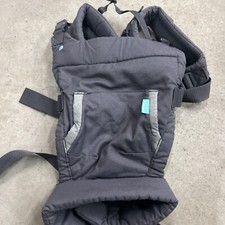 Infantino Flip 4-w-1 Cabrio Carrier - Czarny