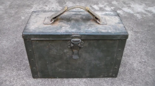 Old US Military WW2 era EMPTY Metal Cal .50 M.G. Ammunition Box Chest M17 "USED"
