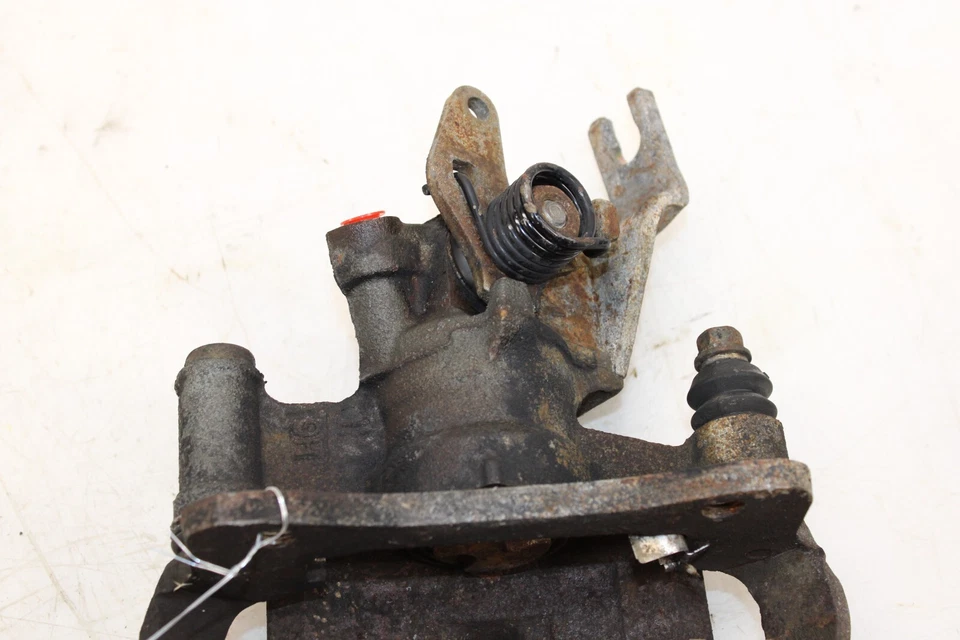 Pinza de freno trasera izquierda Toyota MR2 Spyder 2000-2002 OEM GS97 Foto 4 de 4