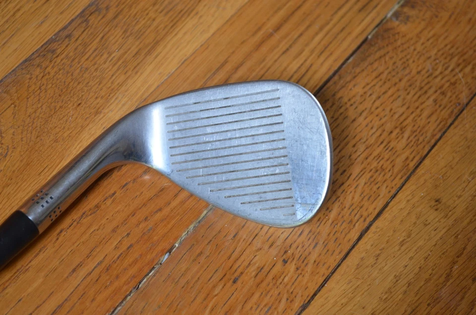 Excelente club de golf Adams Golf Watson GT Gap Wedge (52-08) Foto 2 de 4