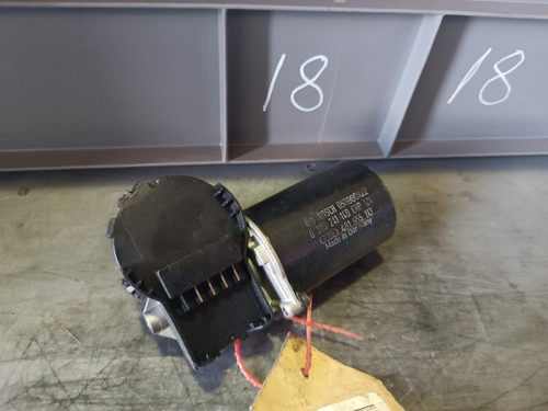 Scheibenwischermotor vorne 4B1955113 Bosch 0390241140 Audi A6 4B C5 Wischermotor