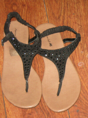 AMERICAN EAGLE Young Girls Black Velvet Studded Summer Shoes Sandals Sz 2 youth