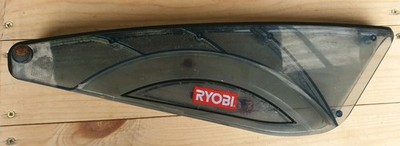 Ryobi Kunststoff-Abdeckschutz für eine Tischkreissäge.
