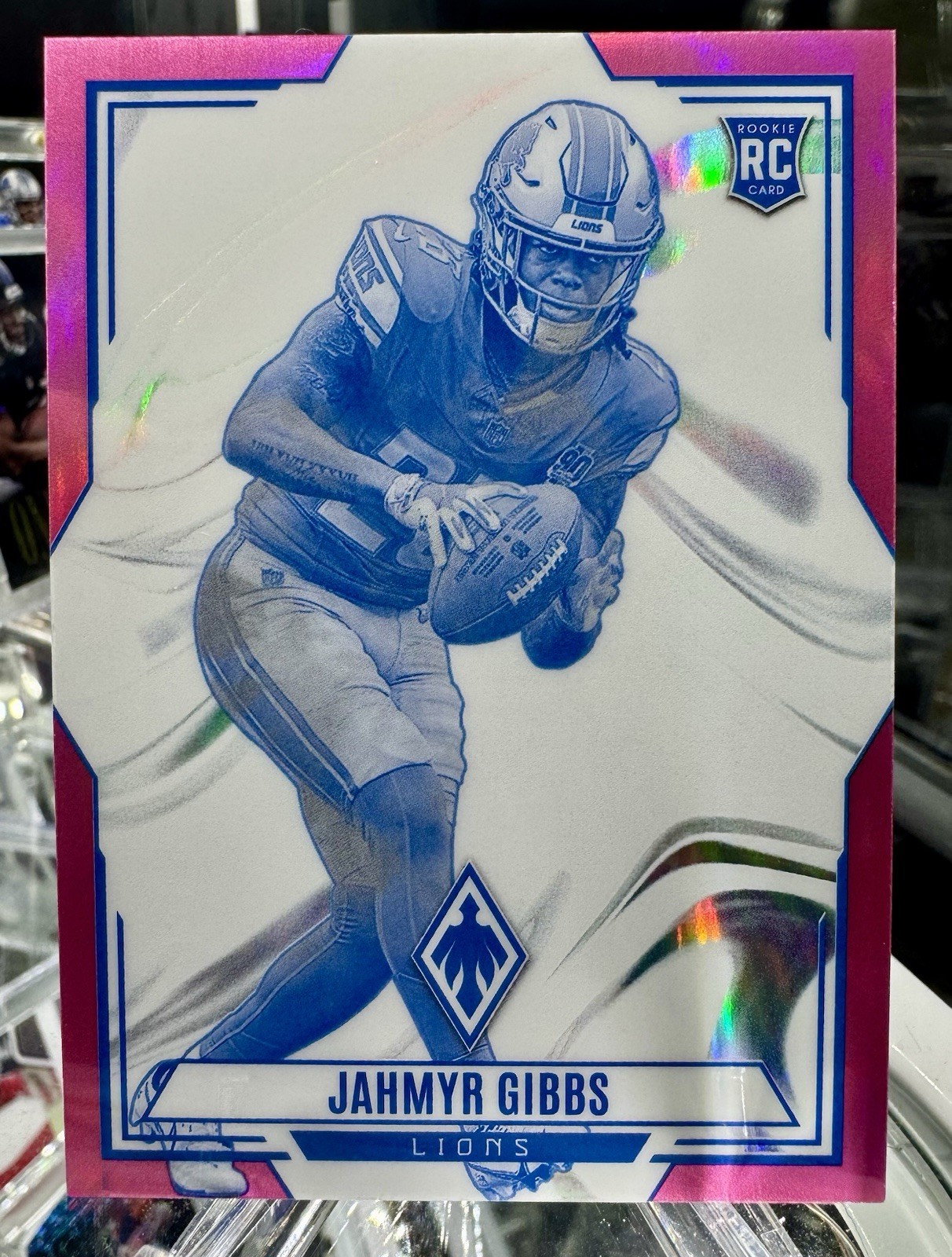 2023 Panini Phoenix - Contours Jahmyr Gibbs #CON-8 Pink 💓 #’d /175 (RC) Lions