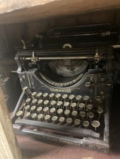 Vintage 1936 Royal DeLuxe Model 