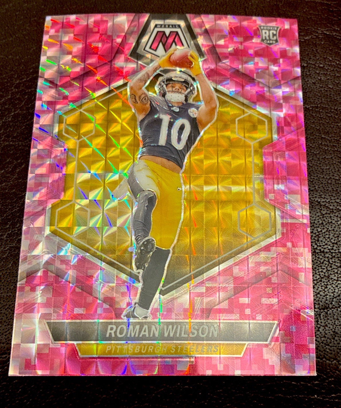 2024 Panini Mosaic - Rookies Roman Wilson #369 Camo Pink Mosaic Prizm (RC)