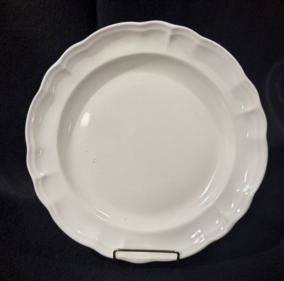 PFALTZGRAFF Gazebo White 10-3/8 Inch Dinner Plate Scalloped Rim