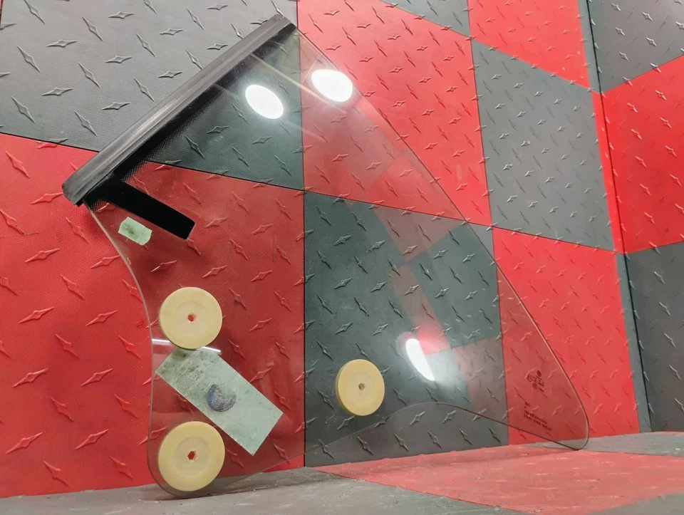 2007-2016 Volkswagen EOS Convertible LH Driver Rear Quarter Glass/Window OEM - Image 3 of 4