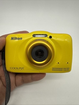 Nikon Coolpix S32 Compact Digital Camera Yellow + 4GB + Case - Working