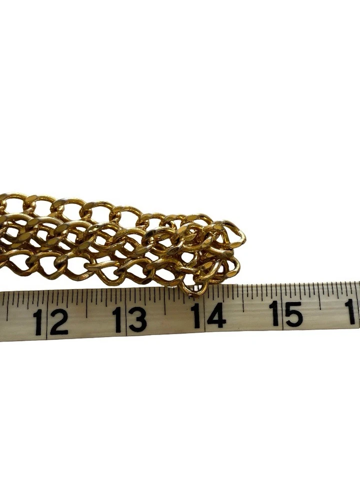 Authentic CHANEL Vintage Gold Chain Belt – Timeless Classic - Image 4 of 4