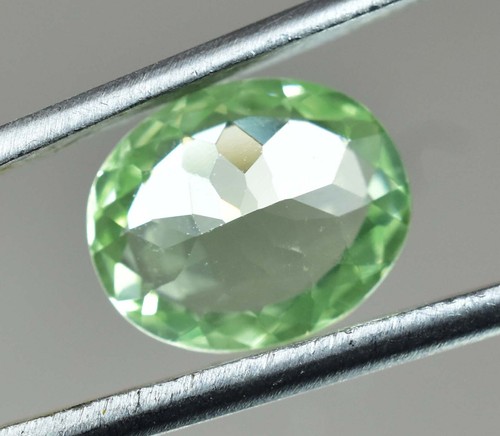 4.50 CT Natürlich Grün Peridot Ovale Form VVS Pak Edelstein Agl Zertifiziert - Bild 6 von 6