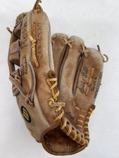 Wilson Pro Model A2215 Buddy Bell 12  Right Handed Baseball Glove