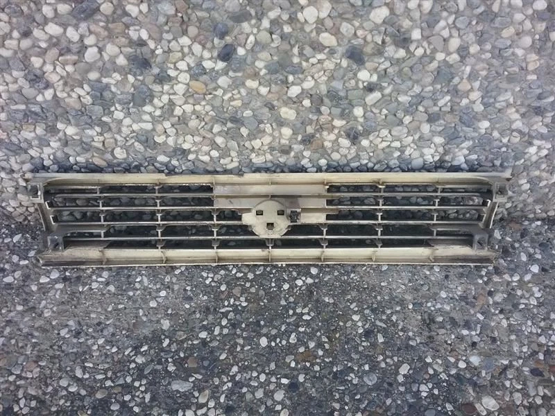 62310-65Y60K Grille White Coupe 2 Door 1.6L 93 94 NISSAN SENTRA 900-5-1p Foto 3 de 4