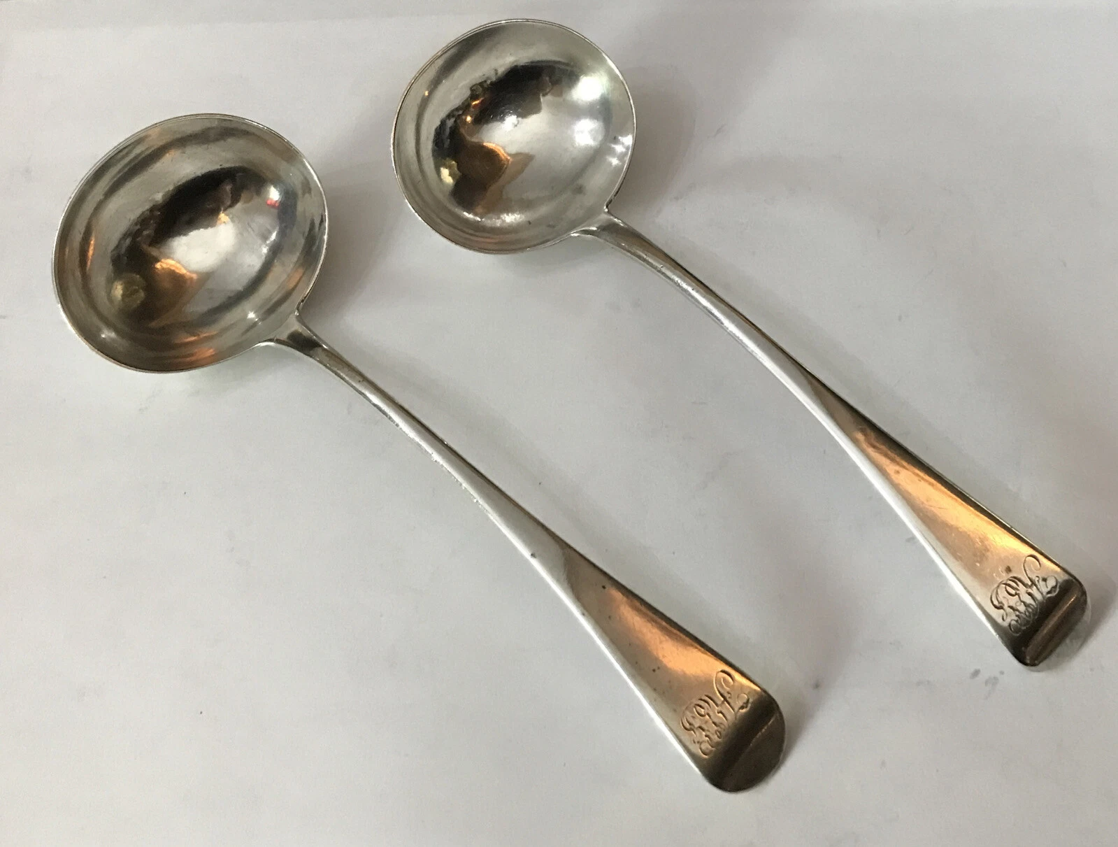 ANTIQUE GEORGIAN PAIR 2 HM HALLMARKED SOLID SILVER OLD ENGLISH SAUCE LADLES
Opens in a new window or