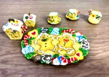 VINTAGE MINIATURE TRADITIONAL GINGERBREAD 10pc TEA SET.
