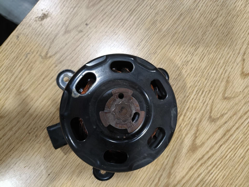 Kit de motor genuíno ACDELCO/GM 15-80641/89018696, ventilador de líquido de arrefecimento do motor (RH) - Imagem 4 de 4