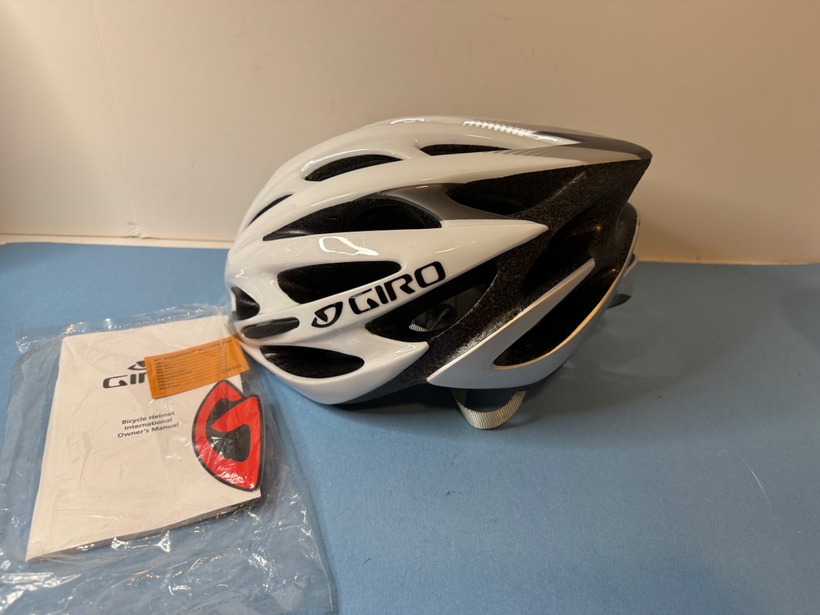 Vintage Giro Monza Roc Loc Road Bike Helmet Medium 55-59cm W