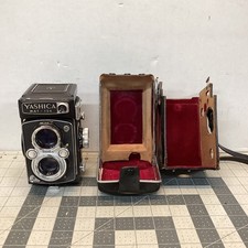Yashica MAT-124 TLR Camera Copal-SV Yashinon 80mm f/3.5 120mm With Case