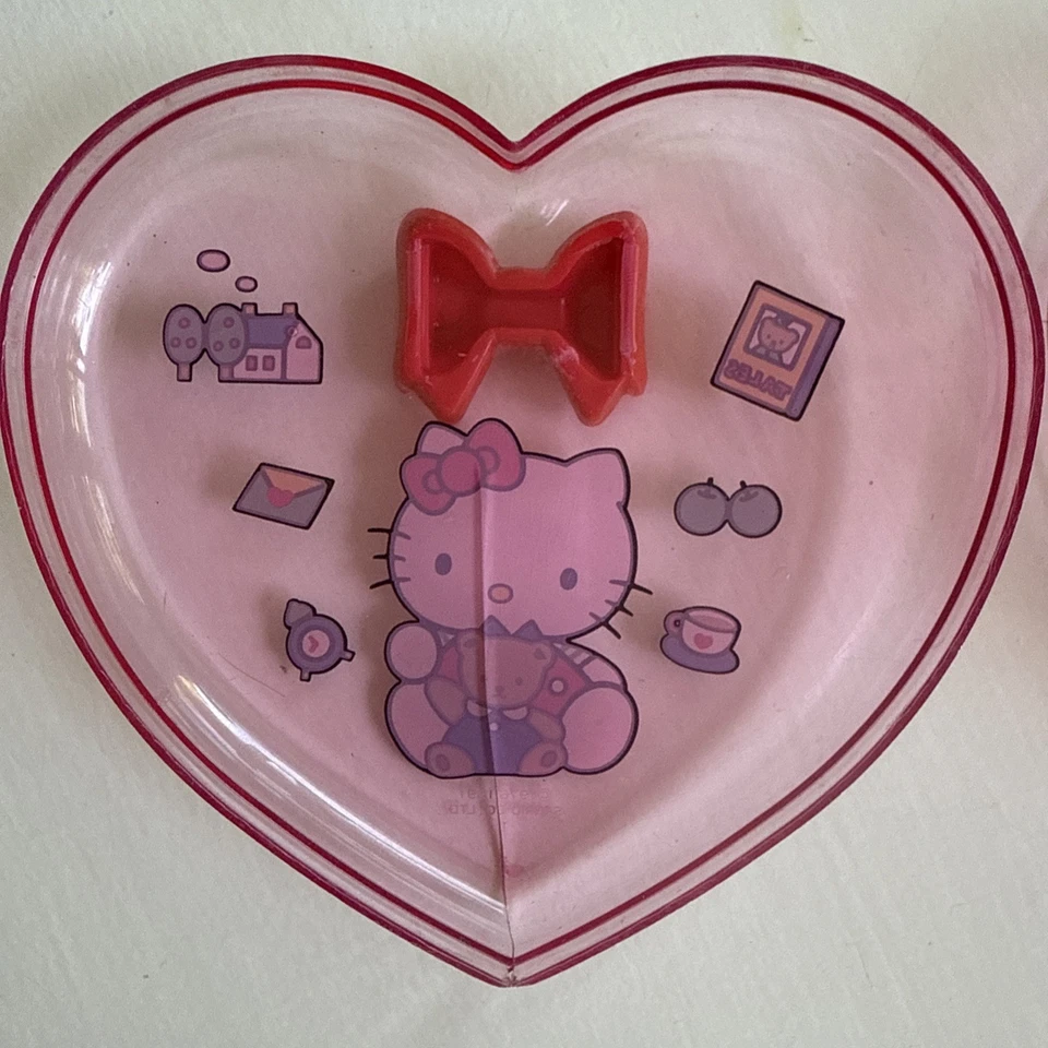 Caja de baratija de arco en forma de corazón de plástico transparente rosa Hello Kitty de colección 1991 rara Foto 4 de 4