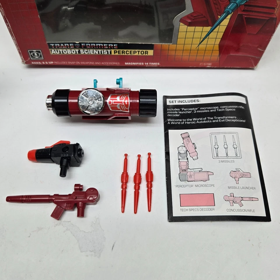 Transformers G1 Autobot Scientist Perceptor Hasbro Vtg 80s TV w/Box Manual Accs - Image 3 of 4