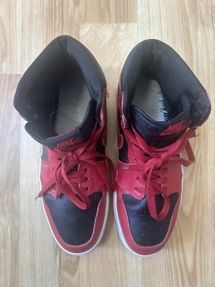 Talla 9.5 - Air Jordan 1 Retro Alto 85 Rojo Universitario 2020 (BQ4422-600) Foto 3 de 4