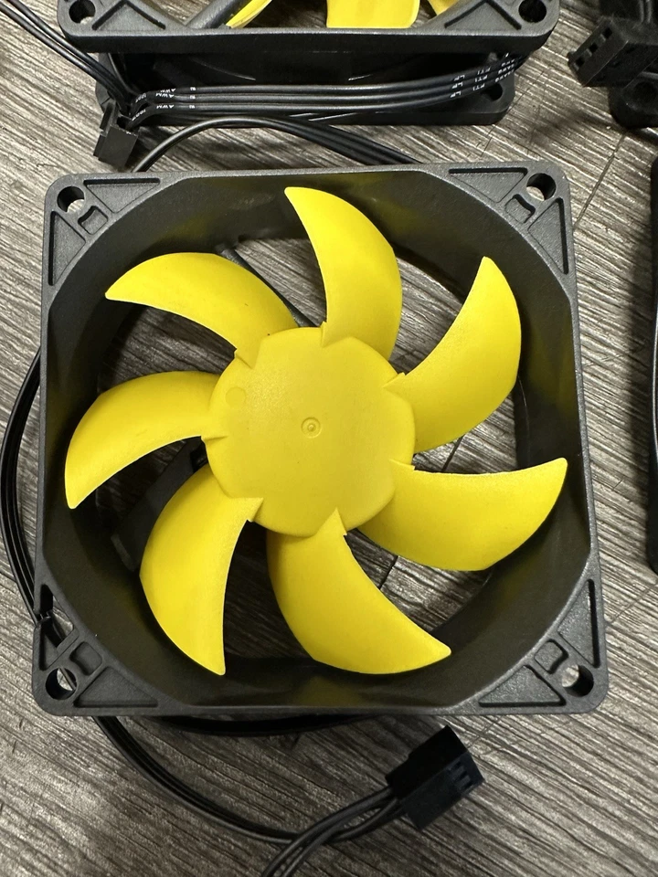 Silent Computer Fan SilenX 80mm 12 dBA 1400RPM 25 CFM EFX-08-12 [Pack of 4] - Image 3 of 4