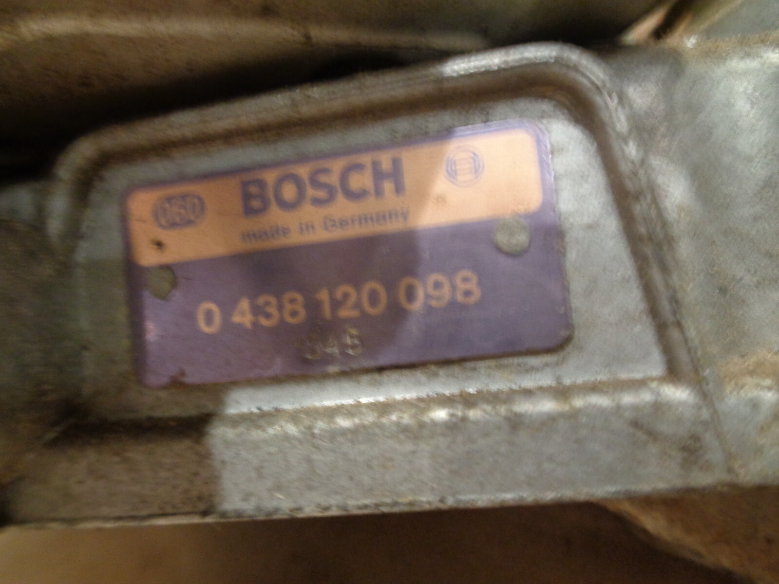 Ferrari 400i Fuel Distributor & Support Assy P/N 113972