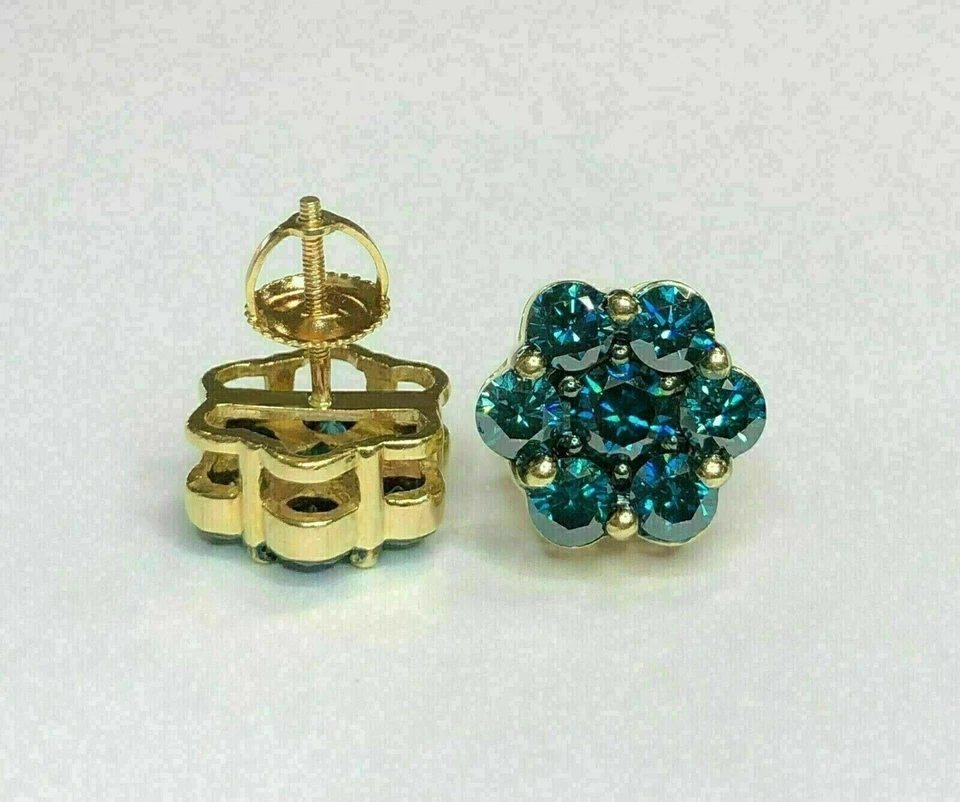 Pendiente con racimo de flores de diamantes azules creado en laboratorio de 2 quilates enchapado en oro amarillo de 14 quilates Foto 4 de 4