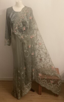 Graue südasiatische Bangladeschische pakistanische indische Seidenbluse