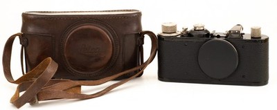 ERNST LEITZ LEICA STANDARD (SCHWARZ, NICKEL) 35mm FILMSUCHERKAMERA, SN142585