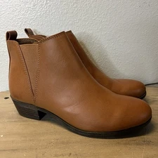 SO Brown Faux Leather Ankle Booties Women's Size 7.5 Memory Foam Low Heel READ