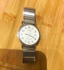 Lorus Armbanduhr Metallarmband silber/weiß analog rund mit Datumsanzeige