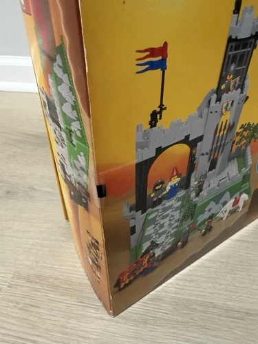 LEGO Castle: King's Mountain Fortress (6081)—SEALED - Picture 7 of 7