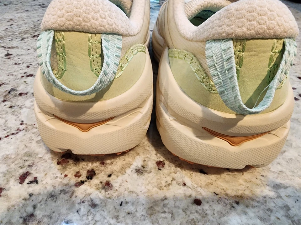 ¡Nuevo sin etiquetas! Zapatos para correr unisex Hoka One Bondi. Hombre 13. Mujer 14. Foto 3 de 4