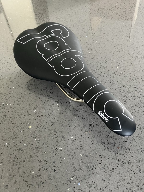 Fabric Scoop Race Shallow Ti Saddle - Black With White Fabric.