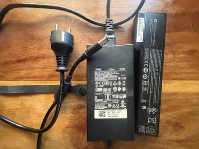 Dell Laptop Netzteil 130W (LA130PM121) & HP Notebook Akku (CC06XL)