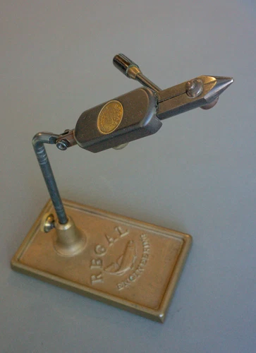 Regal Medallion Series Regular Head Bronze Traditional Base